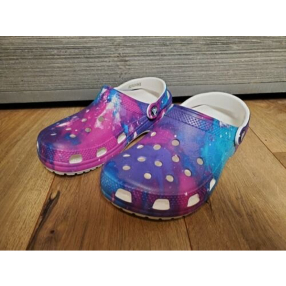 NWOT Crocs Unisex US M5/W7 Out Of This World Classic Clog Multi Tye Dye